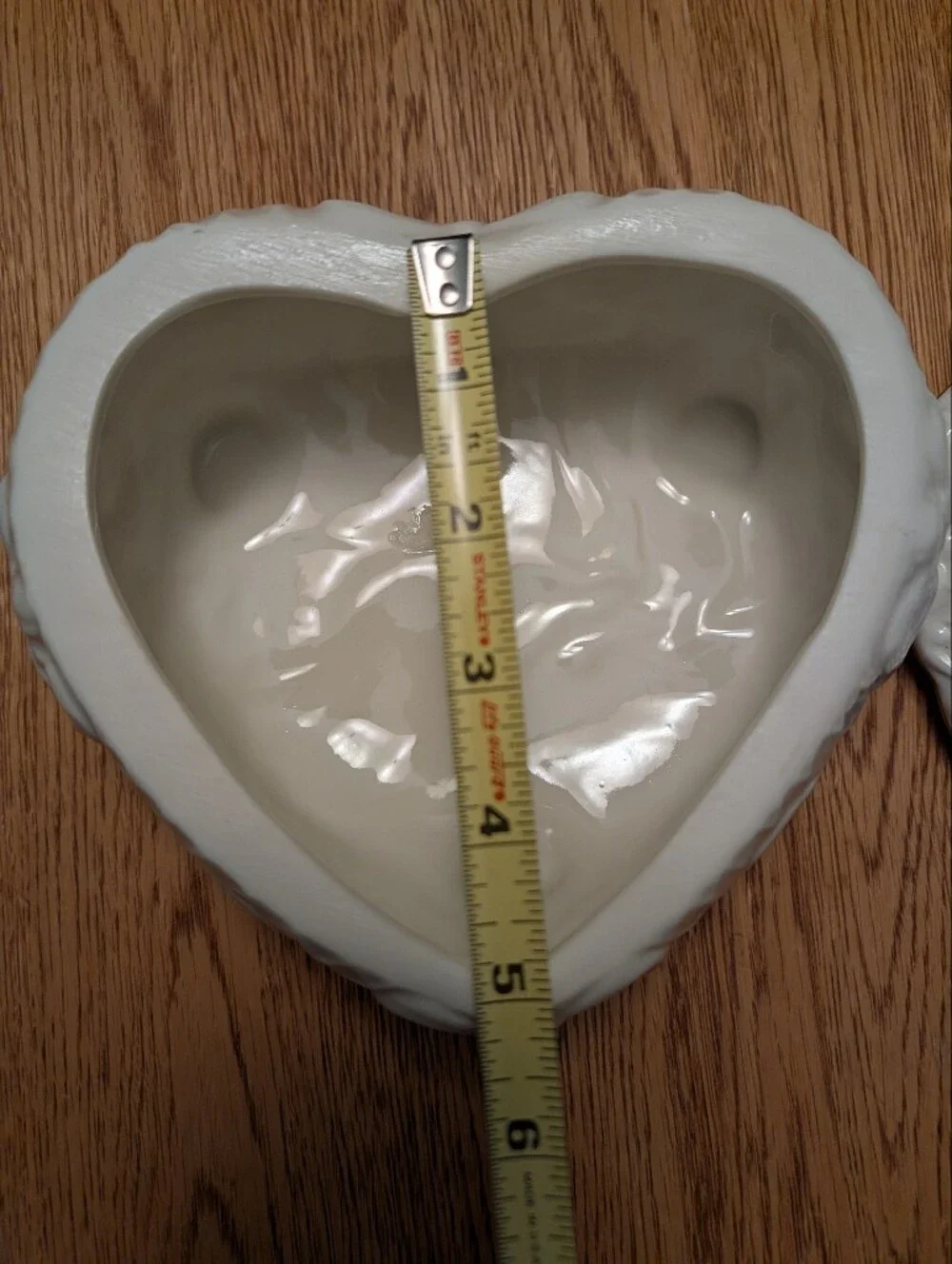 Heart-Shaped Ceramic Trinket Box with Pink Roses & Green Leaves, Quilted Design